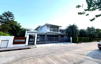 Houses for sale : House for sale in Perfect Masterpiece Sukhumvit 77 project, near Suvarnabhumi Airport and Robinson Lat Krabang.