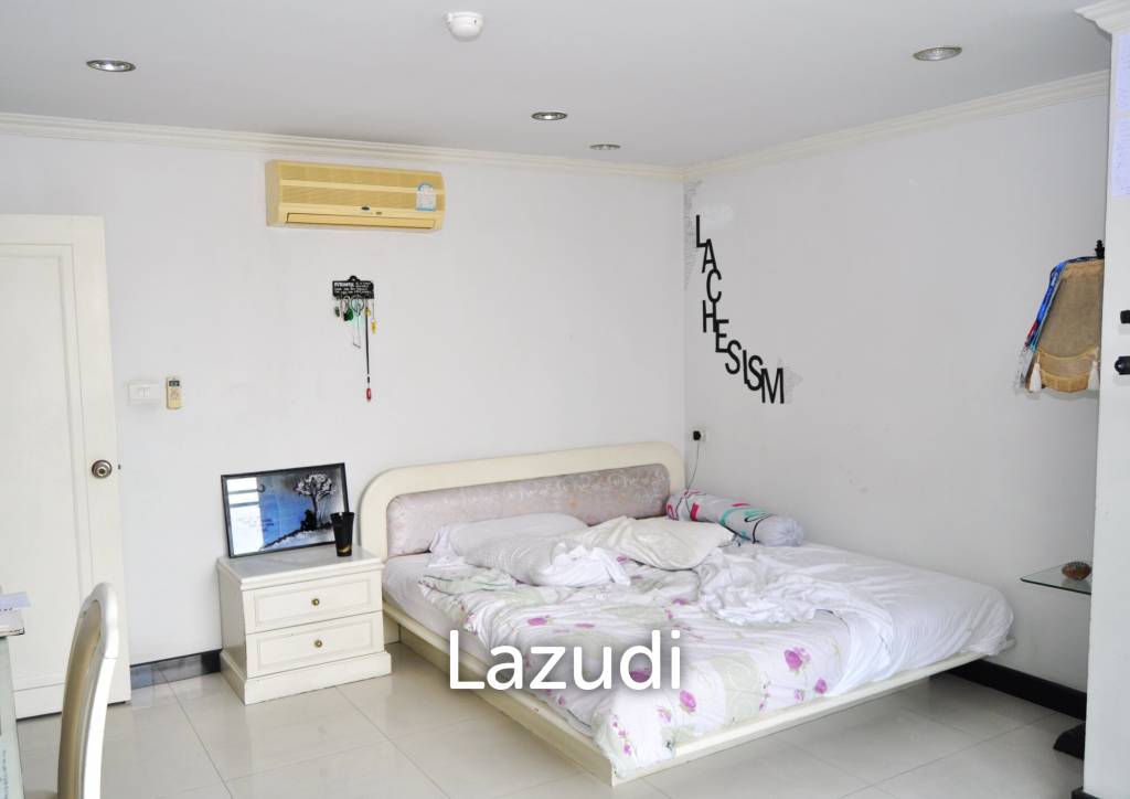 picture 4 Bed 3 Bath 350 SQ.M Oriental Towers - 10/25