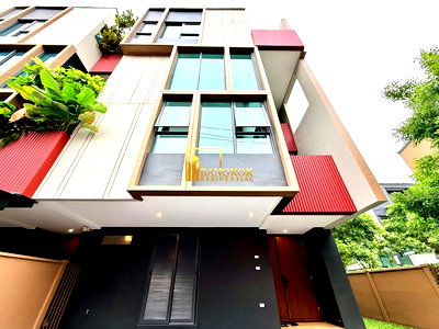 Townhouses for sale สถาบันเทคโนโลยีไทย-ญี่ปุ่น : Baan Klang Muang Classe | Modern 3 Bed Townhouse in On Nut - BR49066TH
