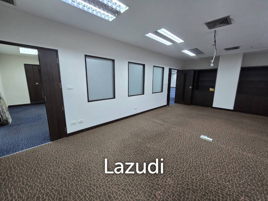 รูป ออฟฟิศซีทีไอทาวเวอร์ คลองเตย กรุงเทพ ตกแต่งบางส่วนใกล้ศูนย์ธุรกิจ - รูปที่ 12/19