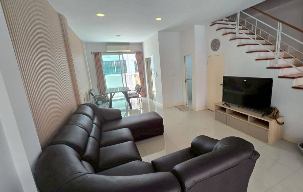 รูป T 1510 ให้เช่า ทาวน์โฮม 3 ชั้น ม.บ้านกลางเมือง​เอสเซนส์ วงแหวนลาดกระบัง เฟอร์นิเจอร์ใหม่ทั้งหลัง ราคา 22,000 บาท - รูปที่ 4/22