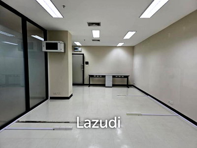 Office for rent Lumpini Park : Spacious Office in Ocean Tower 2 Bangkok