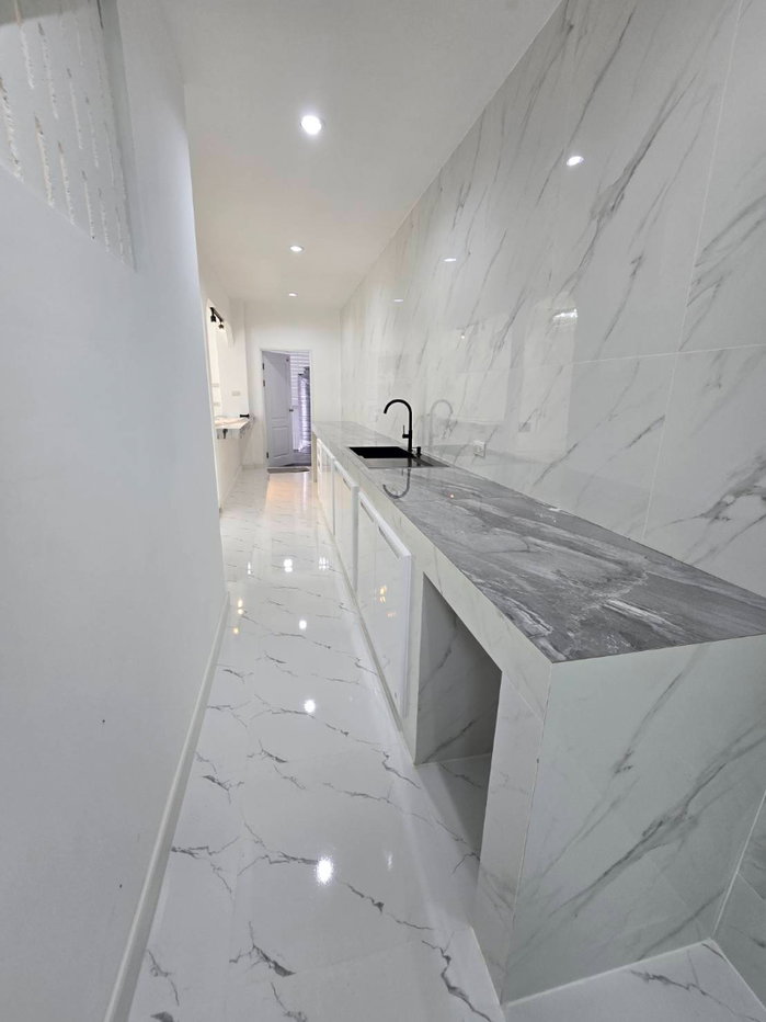 รูป บ้านเดี่ยว ตกแต่งใหม่ สวยงาม ทำเลดี  ม.วาสินีแกรนด์โฮม ลาดพร้าว 101 แยก 42 บางกะปิ ใกล้รถไฟฟ้า - รูปที่ 28/52