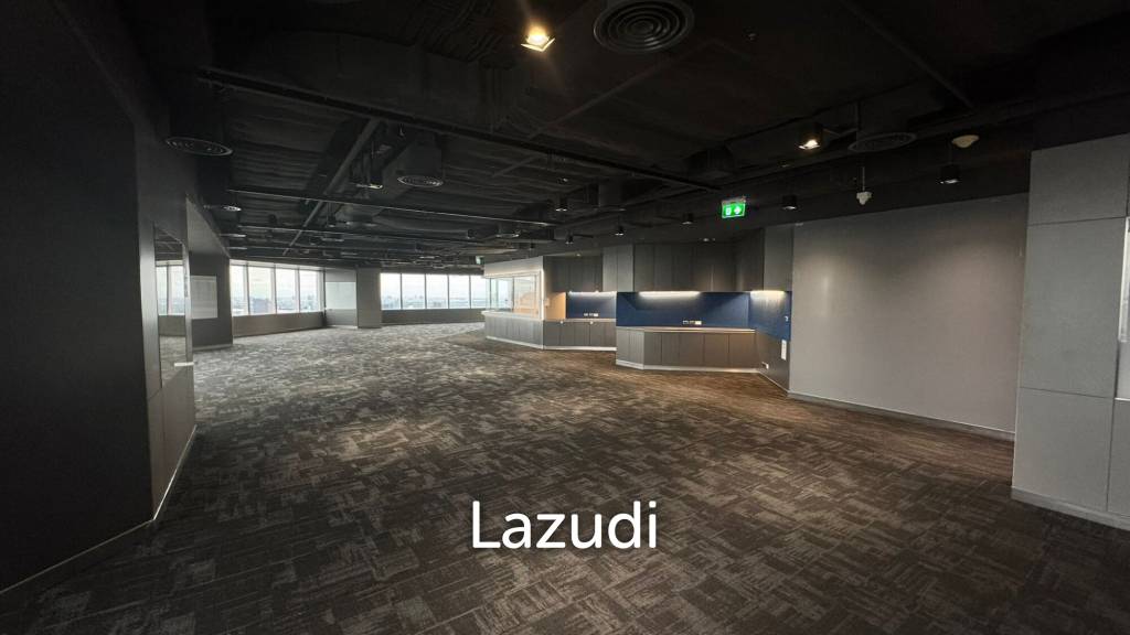 picture Spacious Office at All Seasons Place Lumphini - 1/9