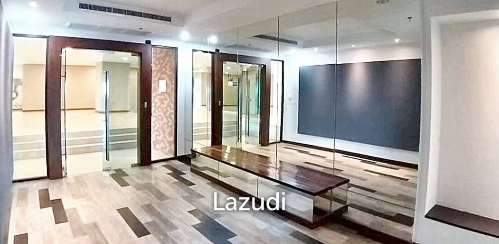 รูป Ultra Luxury Trendy Office Space in Watthana - รูปที่ 2/7