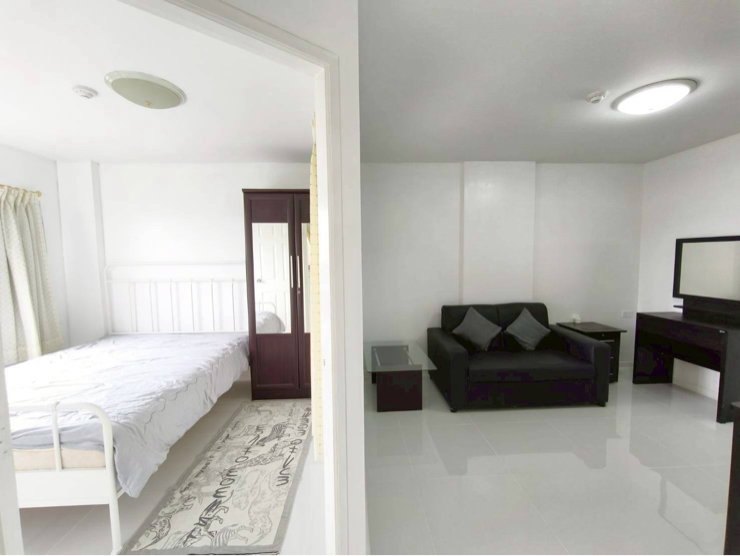 รูป S55 ให้เช่า Lumpini Condo Town Bodindecha - Ramkhamhaeng (ลุมพินี คอนโดทาวน์ บดินทรเดชา - รามคำแหง) วิวสนามบอล เฟอร์นิเจอร์ ครบ พร้อมเข้าอยู่ - รูปที่ 3/11