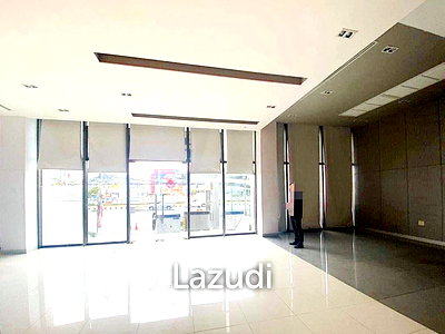 Office for rent Surawong Road : Versatile Commercial Space for Rent  located next to MRT Hua Lamphong