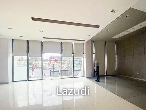 Versatile Commercial Space for Rent  located next to MRT Hua Lamphong
