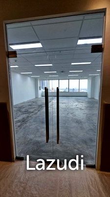 Office for rent Bangna - Trat  : 119 sqm high floor office for rent in 66 Tower Bangna Bangkok