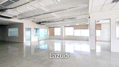 เช่าสำนักงาน วิทยาลัยพณิชยการบางนา : Office space for rent in Srinakarin
