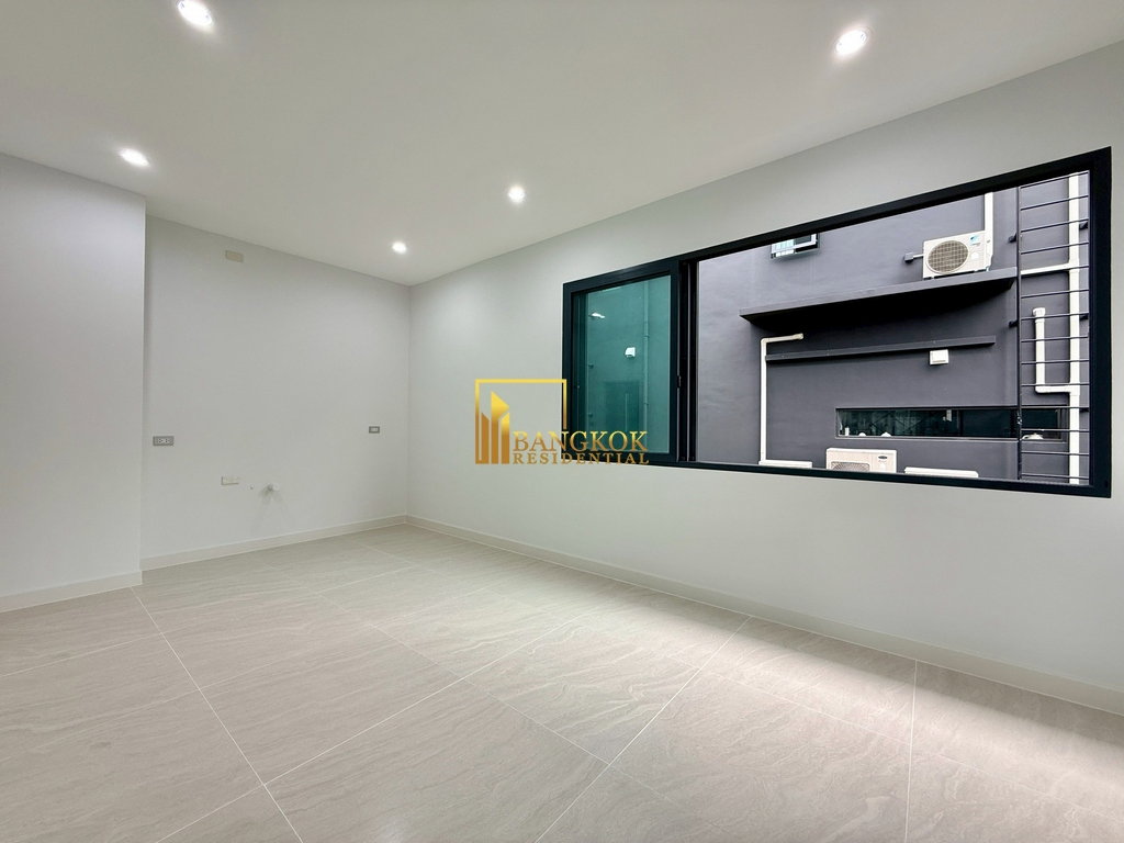 รูป Baan Klang Muang Classe | Modern 3 Bed Townhouse in On Nut - BR49066TH - รูปที่ 17/55