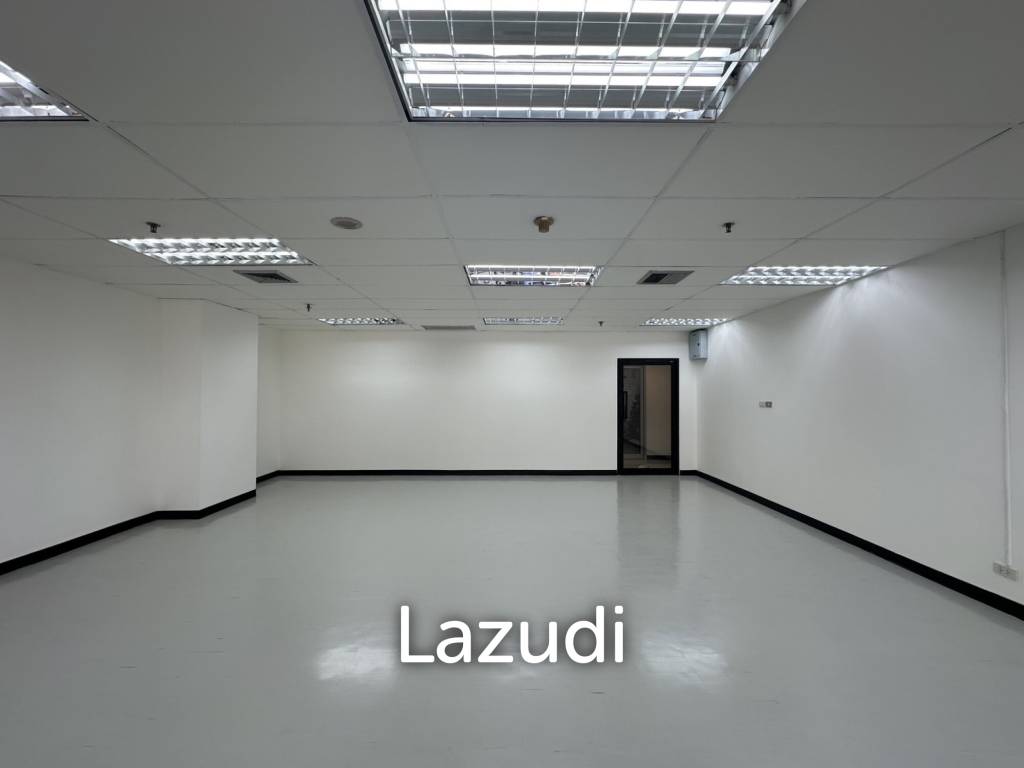 picture 77 sqm bright open plan office in Sino-Thai Tower Khlong Toei Nuea - 5/5