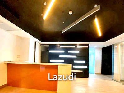 เช่าสำนักงาน สวนเบญจกิติ : Office space for rent in Watthana