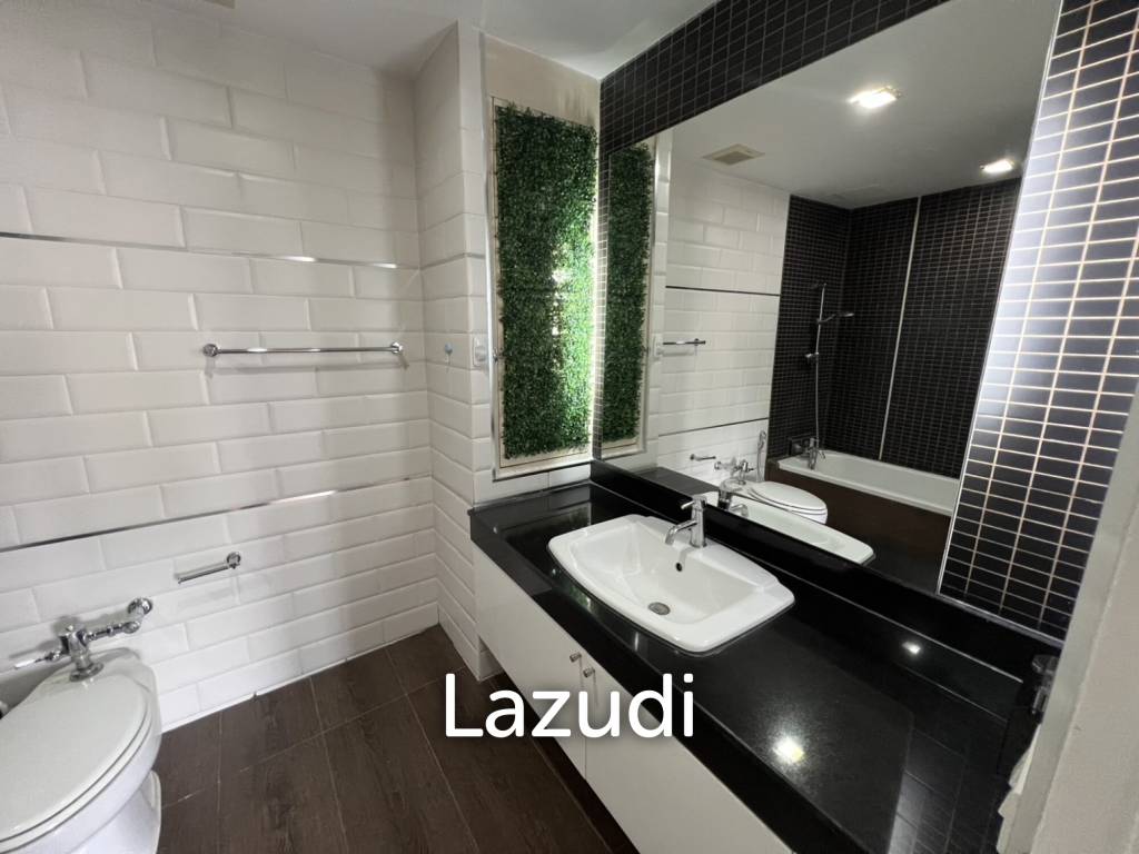 รูป 55 sqm modern 1 bedroom condo on 8th floor in Khlong Toei Bangkok - รูปที่ 7/8