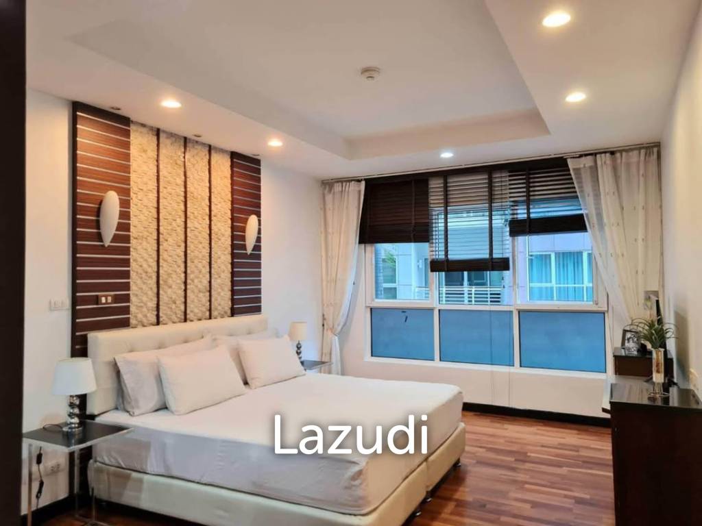 picture 2 Bed 2 Bath 107 SQ.M Avenue 61 Condominium - 4/8