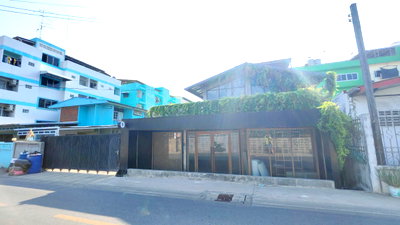 Home office for rent Bangna Commercial College : 🔥 Rare Commercial Property for Rent | Home Office / Café / Restaurant | On Nut | 100 sq.w. | Only THB 30,000/month 🔥