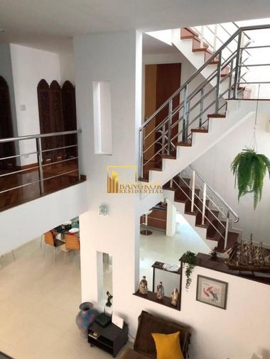 4-bed house for rent, 430 sqm, 45 sq wah, Huai Khwang