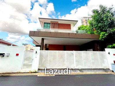 เช่าบ้านเดี่ยว สถาบันการบินพลเรือน : 7 Bed 8 Bath 625 SQ.M House in Soi Intamara 29