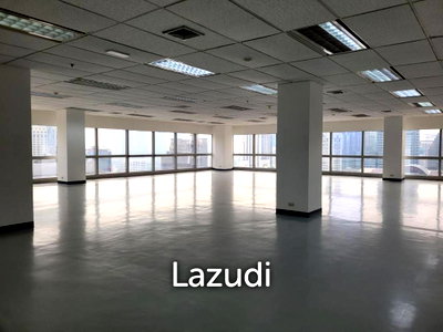 Office for rent วิทยาลัยพิบูลประชาสรรค์แผนกประถม : 229 sqm Corner Office for Rent at Sermmit Tower Sukhumvit Bangkok