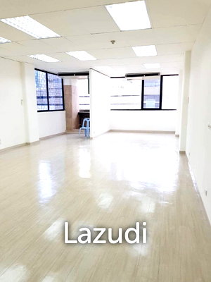 Office for rent Surawong Road : 60 SQ.M Office at Charn Issara Tower 1