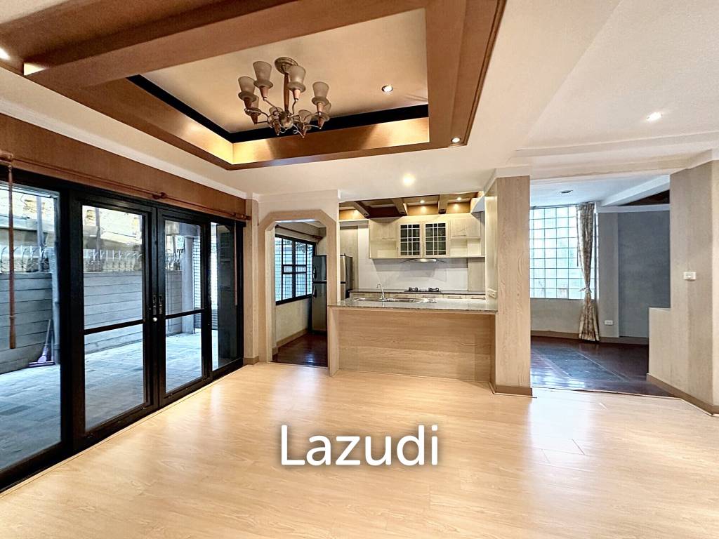 picture 6 Bed 6 Bath 500 SQ.M Townhouse in Thonglor - 2/7
