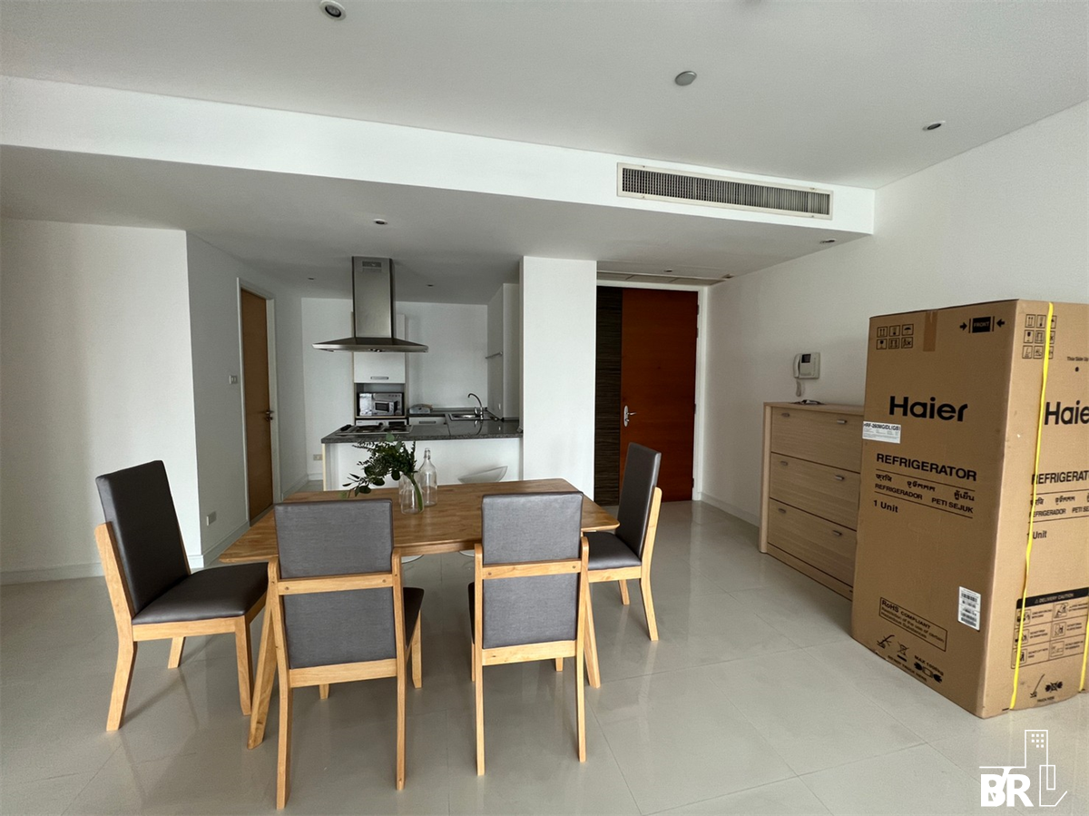 picture Premium Unit Close to All Conveniences Fullerton near BTS Ekkamai - 5/10