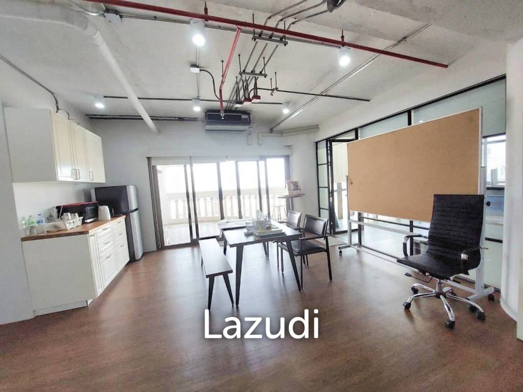 รูป 130 sqm High Floor 2 Bed Condo at State Tower Si Lom Bangkok - รูปที่ 2/7