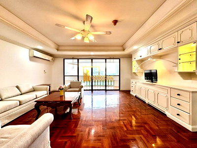 เช่ากิจการ BTS พร้อมพงษ์ : Enormous 4 Bedroom Apartment Located in Phrom Phong Area - BR0765AP