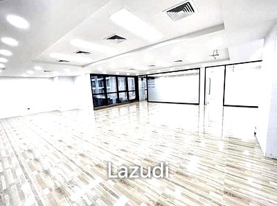 Office for rent Phahonyothin Road : Luxurious Office Space in Phayathai Plaza, Bangkok