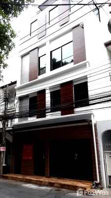 Houses for rent Benchakiti Park : 7 Bedroom House for rent in Khlong Tan Nuea, Bangkok  151404