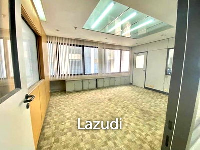 Office for rent วิทยาลัยพิบูลประชาสรรค์แผนกประถม : Fully Furnished Office in Ocean Tower 2 Bangkok