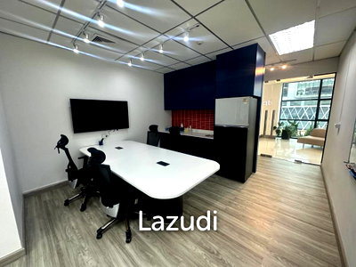 Office for rent วิทยาลัยสารพัดช่างธนบุรี : Luxury Office Space in Gaysorn Amarin Tower Bangkok