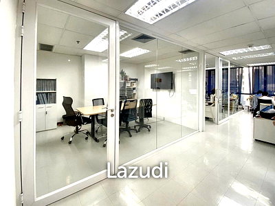 เช่าสำนักงาน สวนเบญจกิติ : Office space for rent in Watthana