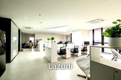 Office for rent University of the Thai Chamber of Commerce : Premium Fully Furnished Office in Huai Khwang