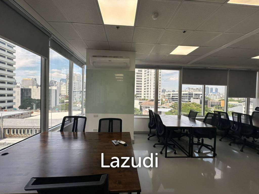 รูป Luxury Office with City View in Khlong Tan Nuea Bangkok - รูปที่ 1/2