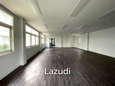 Office for rent Surawong Road : Spacious Modern Office in Bang Rak Bangkok