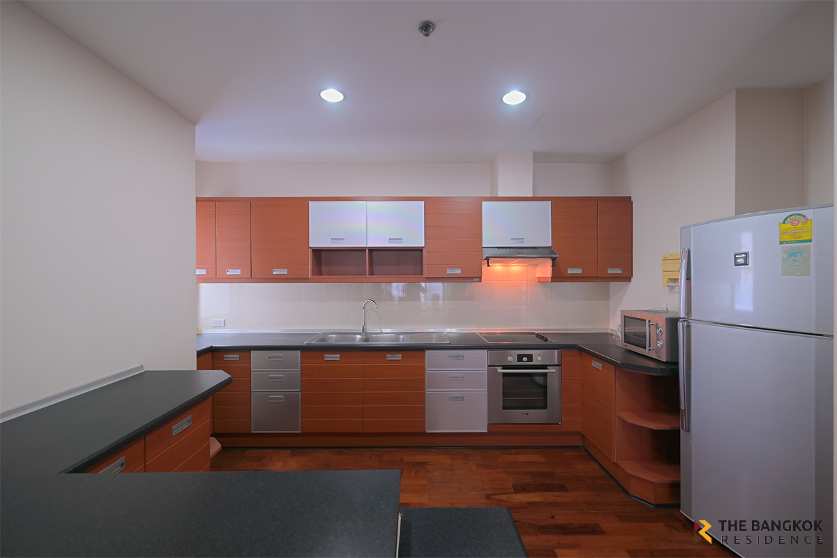 picture Noble Ora Thonglor Luxury Condo in Central City Location - 3/10