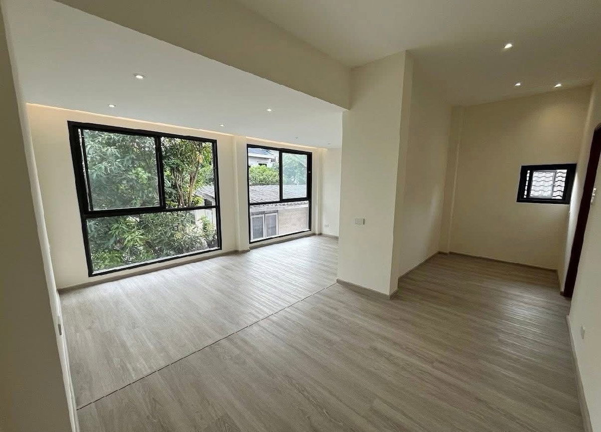 รูป บ้านเดี่ยวนอกโครงการ 4 ห้องนอน สุขุมวิท 71 รีโนเวตใหม่ทั้งหลัง 2569 - รูปที่ 12/18