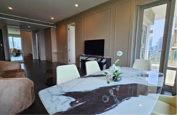 รูป LTHC15416 – Luxury Condo for Sale Ratchadamri | Prime Location Best Value | Near BTS Ratchadamri | 35 MB | คอนโดหรูขาย ราชดำริ ทำเลดี คุ้มค่า ใกล้ BTS ราชดำริ - รูปที่ 3/6