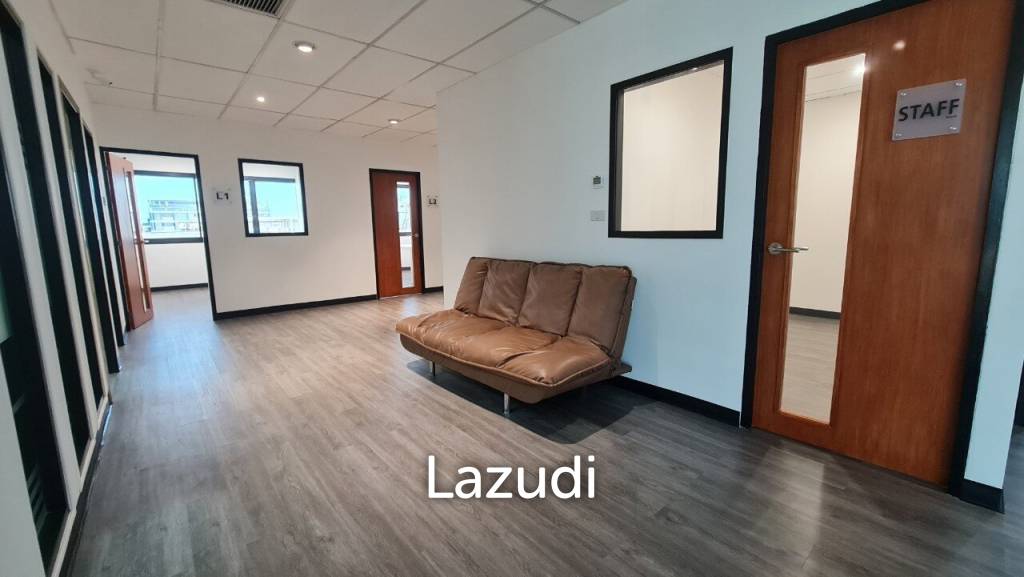picture Premium Luxury Office Space for rent in Phrakhanong - 3/14