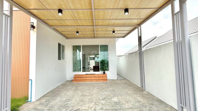 รูป ขายบ้านเดี่ยว มือหนึ่ง ชั้นเดียว 2 หลัง มบ.ศิวลักษม์กรีนวิลล์ คลองหลวง ขนาด 39.3 และ 40 ตรว 3นอน 2น้ำ ต่อเติมครบ พร้อมเข้าอยู่ - รูปที่ 2/8