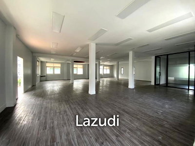 Office for rent Surawong Road : Spacious Modern Office in Bang Rak Bangkok