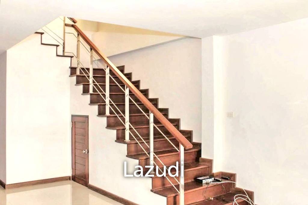 รูป 4 bed 3 bath 270 SQ.M. Townhouse in Phaya Thai Bangkok - รูปที่ 7/29