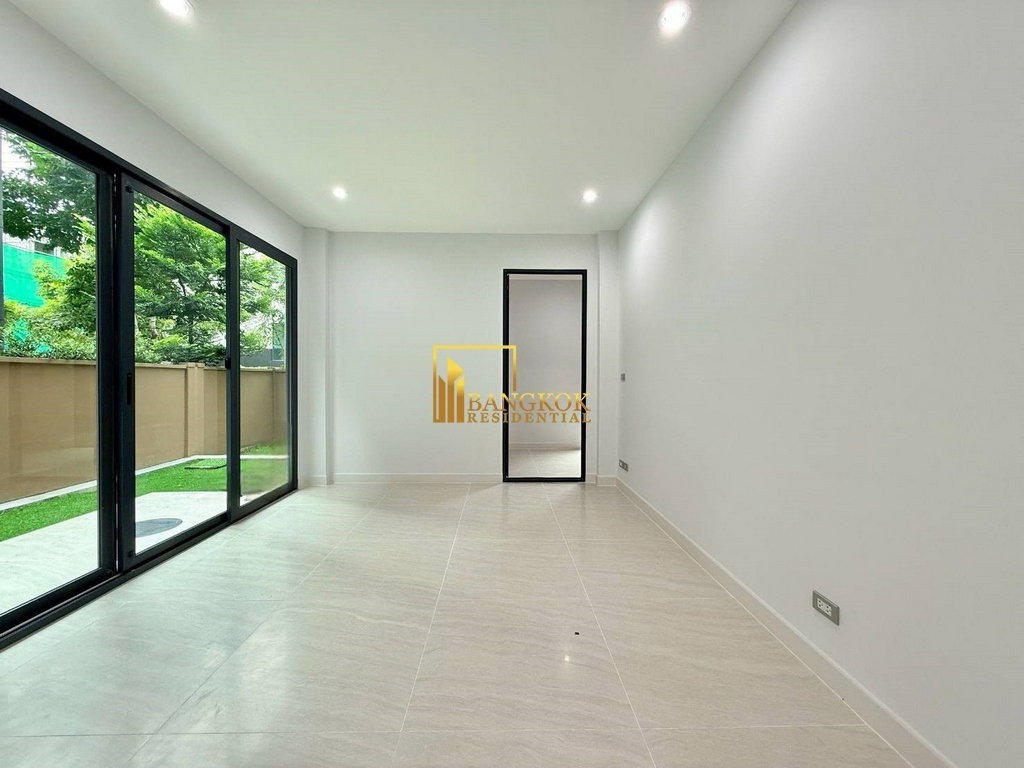 รูป Baan Klang Muang Classe | Modern 3 Bed Townhouse in On Nut - BR49066TH - รูปที่ 6/55
