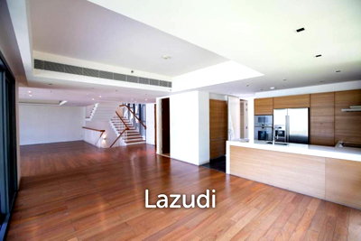 คอนโดให้เช่า : 4 Bed 5 Bath 558 SQ.M The Pano
