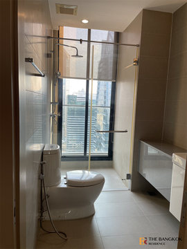 Noble Ploenchit near BTS Phloen Chit Location Near Employment, Surrounded by Lifestyles