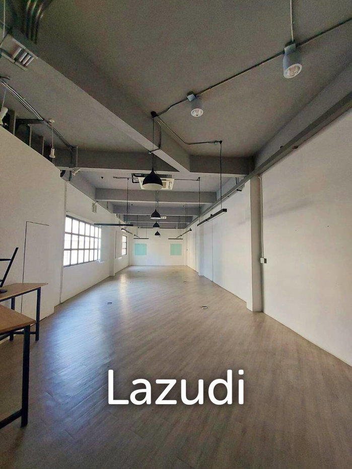 รูป Ultra Luxury Office Space for rent in Phrakhanong - รูปที่ 1/7
