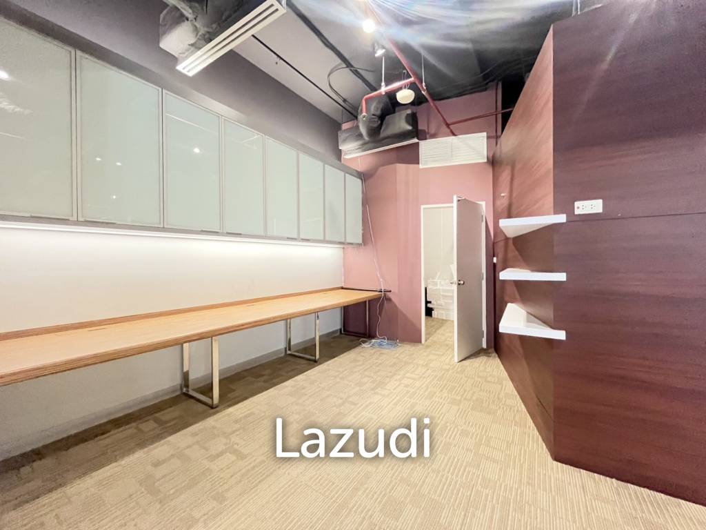 รูป Modern Office Space for Rent in Bhiraj Tower Bangkok - รูปที่ 4/14