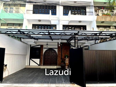 Townhouses for rent MRT Si Lom  : Luxurious 4-Storey Townhouse in Sathon Bangkok