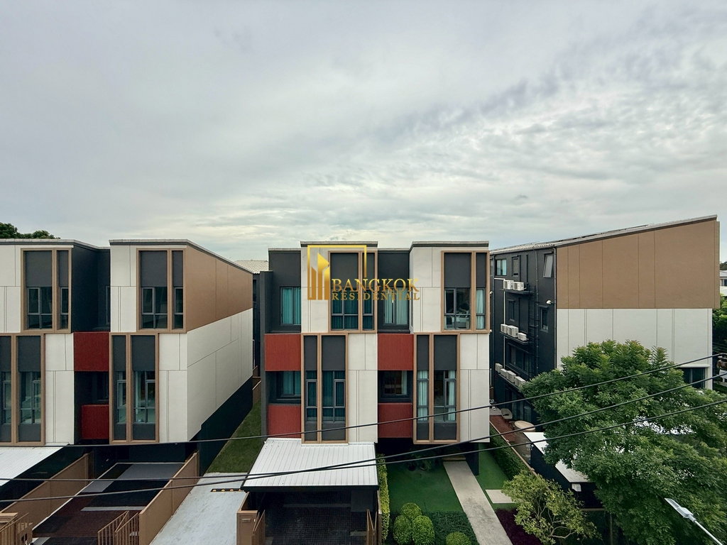 รูป Baan Klang Muang Classe | Modern 3 Bed Townhouse in On Nut - BR49066TH - รูปที่ 41/55